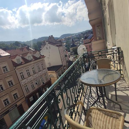 Apartman 63M2 S Balkonem V Lazenskem Centru Karlovy Vary Dış mekan fotoğraf