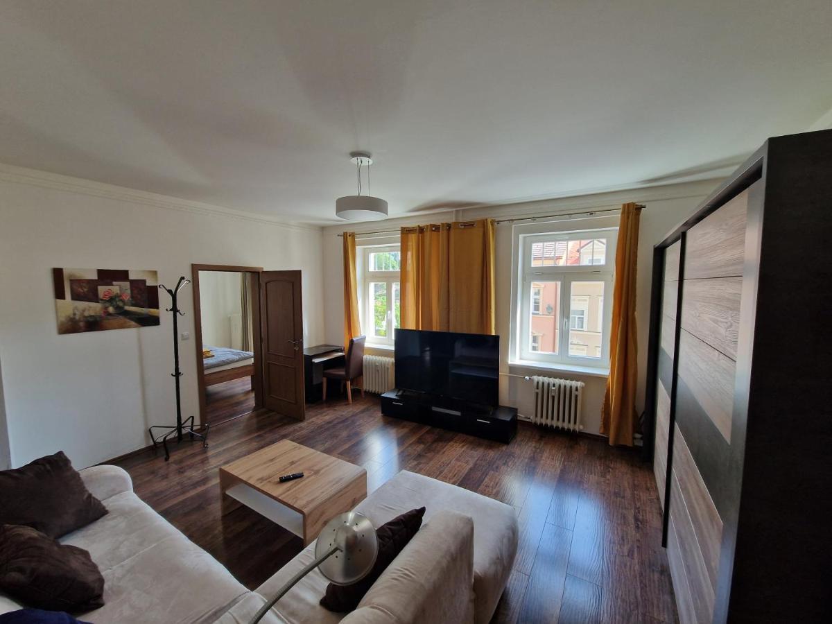 Apartman 63M2 S Balkonem V Lazenskem Centru Karlovy Vary Dış mekan fotoğraf